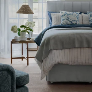 The Cotton Origins 7 mattress features generous layers of cotton and two fleeces of pure 100% British wool, traceable to Red Tractor assured farms, and an eOlus™ sustainable fibre made from recycled water bottles. Cotton is a soft, breathable fibre, which helps to keep heat away from the body. The Cotton Origins 7 is a no-turn mattress.