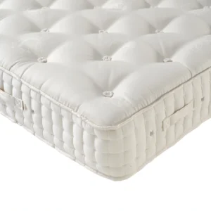 A visually detailed product description for the Luxury No Turn 6 mattress, featuring a list of its high-quality natural fillings, a 10-year guarantee, and tables for dimensions and weight. The description highlights the mattress's responsive feel and sustainable design.