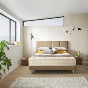 A visually detailed product description for the Luxury No Turn 6 mattress, featuring a list of its high-quality natural fillings, a 10-year guarantee, and tables for dimensions and weight. The description highlights the mattress's responsive feel and sustainable design.