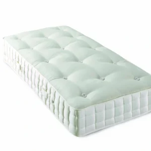 🛡️ Up to a 10-year guarantee 🛏️ Two comfort tensions to choose from 🌀 An 8-turn pocket spring system for responsive support 🌿 Two layers of luxurious natural latex