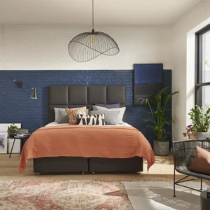 A visually detailed product description for the Hypnos Pillow Top Select mattress, featuring a list of its high-quality natural and sustainable fillings, a 10-year guarantee, and tables for dimensions and weight. The description highlights the mattress's plush pillow top and ReActiveProβ’ spring system.