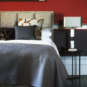 A visually detailed product description for the Hypnos Pillow Top Classic mattress, featuring a list of its high-quality natural and sustainable fillings, a 10-year guarantee, and tables for dimensions and weight. The description highlights the mattress's plush pillow top and ReActivePro™ spring system.