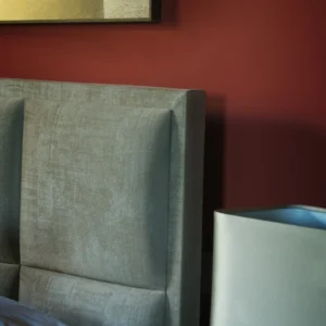 A visually detailed product description for the Hypnos Pillow Top Classic mattress, featuring a list of its high-quality natural and sustainable fillings, a 10-year guarantee, and tables for dimensions and weight. The description highlights the mattress's plush pillow top and ReActivePro™ spring system.