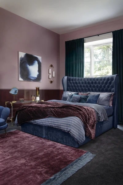 A visually detailed product description for the Hypnos Wool Origins 10 mattress, featuring a list of its high-quality natural fillings, a 10-year guarantee, and tables for dimensions and weight. The description highlights the mattress's generous wool content, ReActiveProβ’ spring system, and double-sided design.