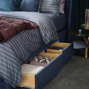 A visually detailed product description for the Hypnos Wool Origins 10 mattress, featuring a list of its high-quality natural fillings, a 10-year guarantee, and tables for dimensions and weight. The description highlights the mattress's generous wool content, ReActiveProβ’ spring system, and double-sided design.