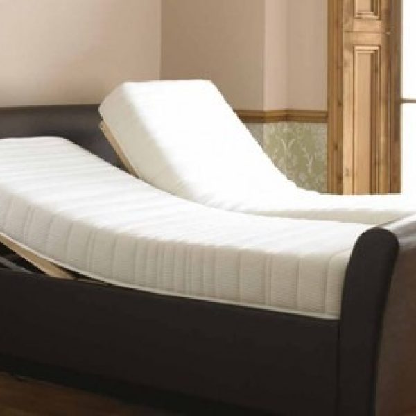 🛏️ Adjustable Electric Bed – Designed for personalised comfort and support ⚙️ Dual Motor System – Smooth, reliable five-part adjustable frame 🎛️ Luxury Handset Control – Simple, low-voltage operation ✨ Elegant Upholstered Design – Curved headboard and footboard for a premium finish